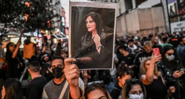 الكونغرس الأميركي: قمع النظام الإيراني للمتظاهرين فشل في إيقافها 