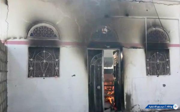 «فيديو» - المليشيات الحوثية تقصف منزل مواطن في الحديدة وتحرقه بالكامل