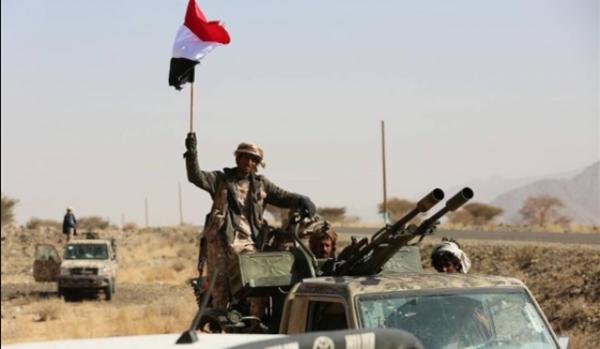 مسؤول عسكري: السيطرة على الخط الرابط بمنفذ علب شمالي صعدة وتكبيد مليشيا الحوثي خسائر فادحة