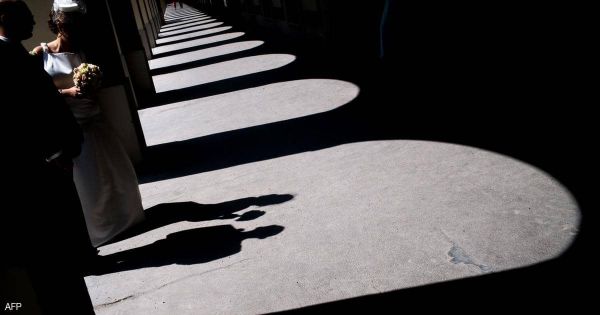 بعد أن أخفى إصابته بالإيدز.. المحكمة تحسم قضية "الزوج المخادع"