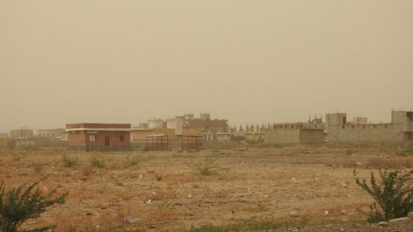مليشيا الحوثي تجدد إطلاق النار على منازل ومارّة في التحيتا
