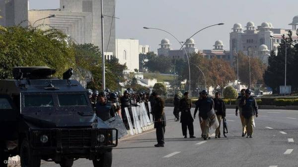 قتلى وجرحى في انفجار قنبلة بمسجد في باكستان