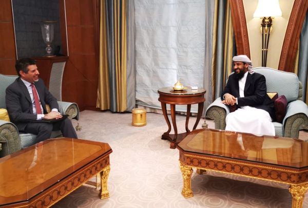 عضو مجلس القيادة "المحرمي" خلال لقائه السفير الأمريكي: بقاء وضع اللا سِلم واللا حرب غير مقبول
