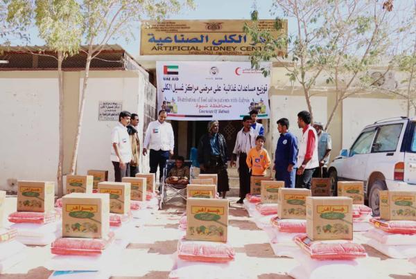 قوافل إغاثية إماراتية إلى مناطق نائية ومراكز صحية في شبوة