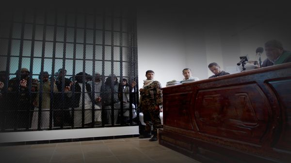 دعا إلى الإفراج الفوري عن النشطاء.. الأورومتوسطي: الحوثيون يستخدمون القضاء للانتقام من المعارضين 