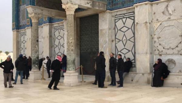 وزير إسرائيلي يقتحم الأقصى وشرطة الاحتلال تحاصر قبة الصخرة