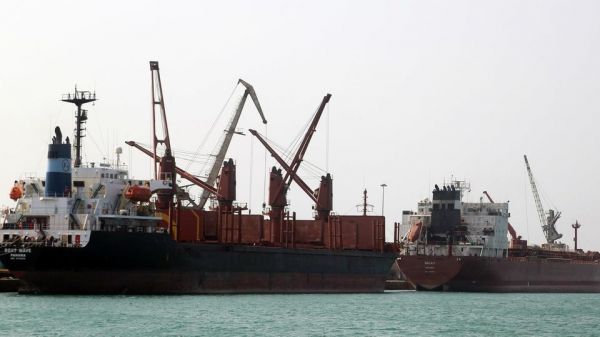 التحالف: منحنا تصاريح لـ236 سفينة إلى موانئ الحديدة خلال عام  والحوثي يفتعل أزمة الوقود 