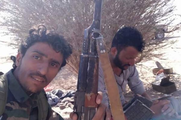 مأرب.. ركن استطلاع مليشيا الحوثي أسيراً بجبهة المخدرة