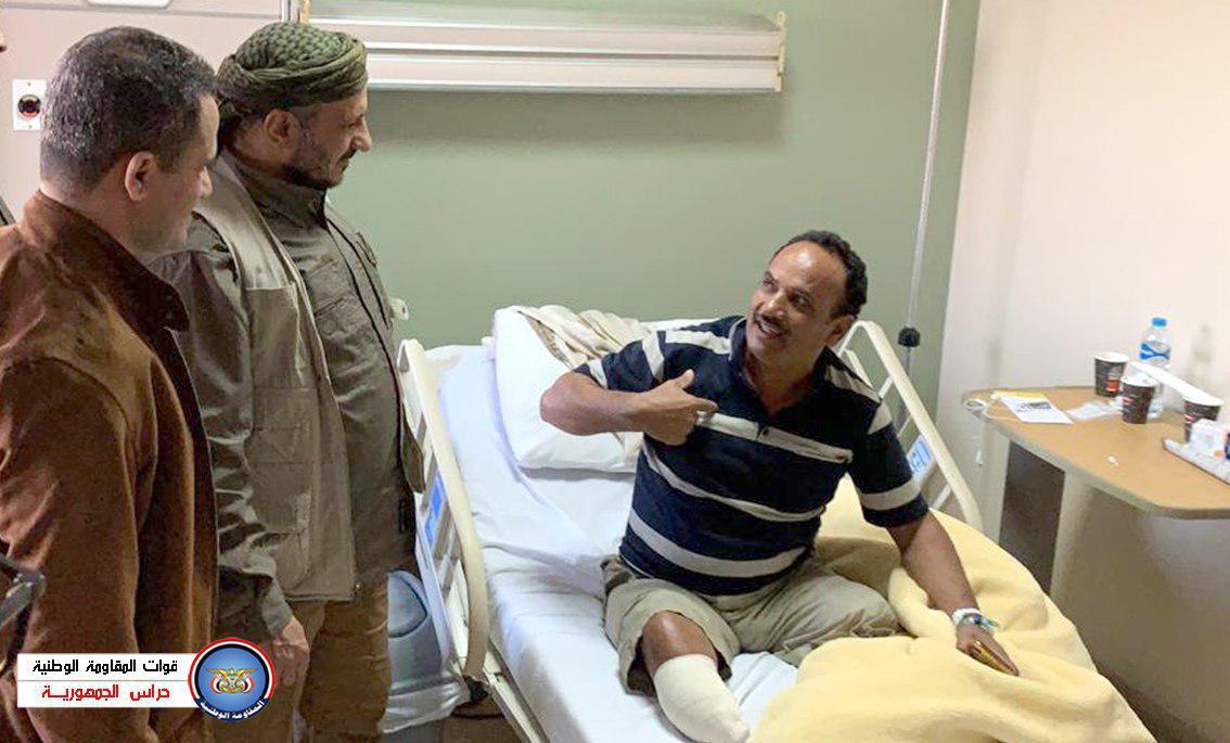 العميد الركن طارق صالح يزور جرحى المقاومة المشتركة الذين يتلقون العلاج في المستشفيات المصرية - «صور»