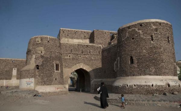 الإيسيسكو: نهب الحوثيين لمكتبة مدينة زبيد التاريخية عمل إجرامي