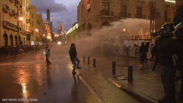 لبنان.. مواجهات بين الأمن ومحتجين على حكومة دياب
