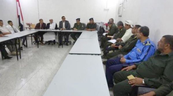 تنفيذًا لتوجيهات العميد طارق صالح.. لقاء موسع يدرس سبل تعزيز أدوار الأجهزة الأمنية والقضائية بمحافظة الحديدة 