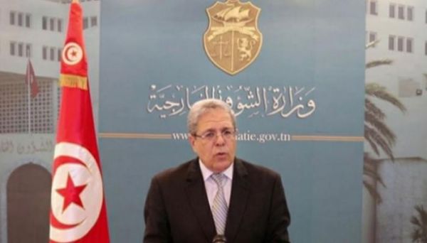 كورونا تداهم وزير خارجية تونس.. "أعراض قاسية"