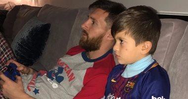 ميسي يتعرض للانتقادات من طفله 