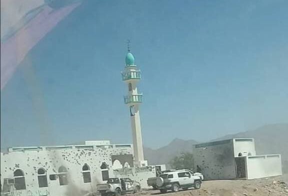 شهداء وجرحى جراء قصف صاروخي للمليشيا الحوثية استهدف مسجدًا غربي شبوة 