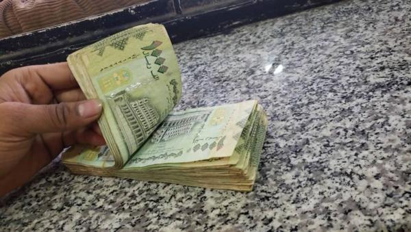 البنك الدولي: حظر العملة الجديدة زاد في تعطيل الاقتصاد وتفاقم الوضع الإنساني باليمن