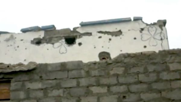 تضرر منازل مواطنين جراء قصف حوثي عشوائي على "بني عفيف" بالتحيتا 