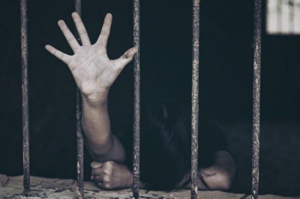 بشهادة "الخبراء الدوليين": الحوثيون يستخدمون مزاعم الدعارة للضغط على النساء المعتقلات