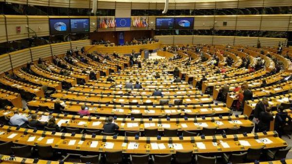 تمزيق علم تركيا داخل البرلمان الأوروبي