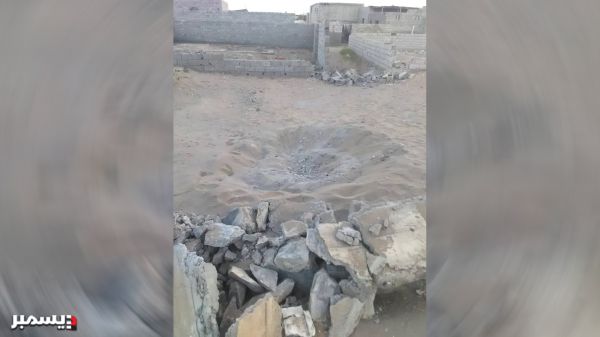 مليشيات الحوثي تجدد استهداف حي سكني في مدينة الحديدة بقصف صاروخي