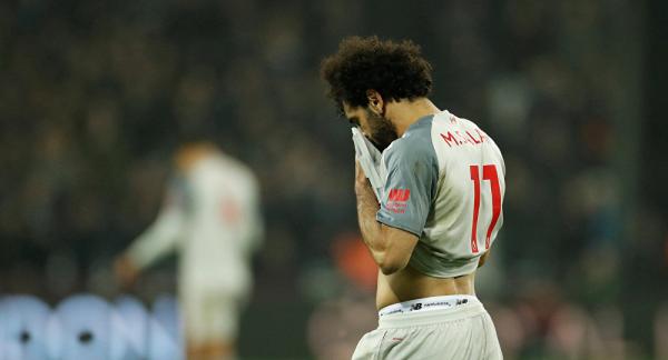 محمد صلاح يتعرض لهتافات عنصرية  انجلترا