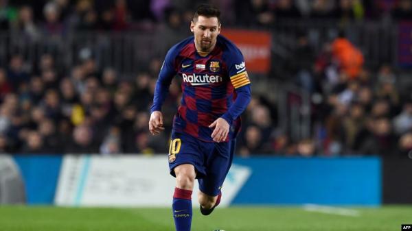 بيتي معلقا على انباء رحيل ميسي إلى الدوري الإنجليزي :  إنه ليس كرستيانو 