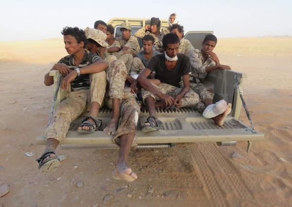 12 أسيراً حوثيا في كمين محكم شرق الجوف