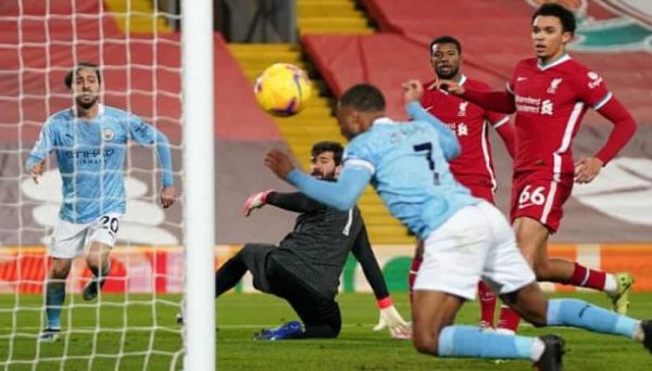 كيف غيرت "معركة أنفيلد" معالم قمة الدوري الإنجليزي؟