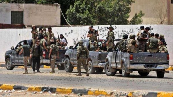 اشتباكات عنيفة بين مهربي الوقود غربي ليبيا.. والسكان يدفعون الثمن