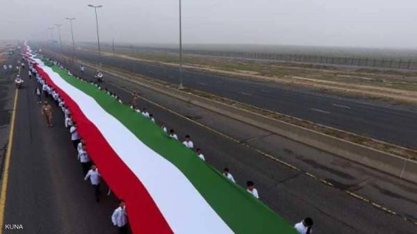 الكويت تدخل موسوعة "غينيس" بأطول علم في العالم