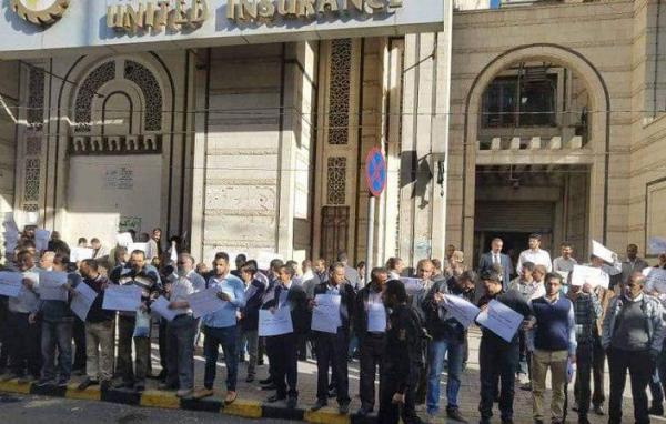 احتجاجات سلمية رفضاً لانتهاكات المليشيا الحوثي بحق القطاع المصرفي