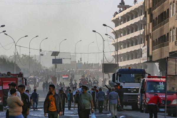 العراق.. حالات اختناق في بغداد ومحتجون يطوقون منزل محافظ بابل