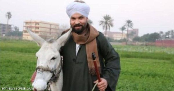 من الجيزة إلى أسوان.. شاب صعيدي يقطع الطريق مع "ونيسة"