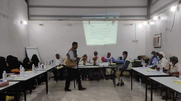 دورة تدريبية لـ30 متدربًا في تعزيز مهارات الإتصال الخاصة برسائل التوعية الصحية والبيئية في الخوخة والتحيتا 