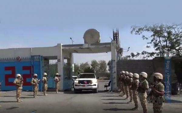 فيديو| ممثلو الوفد الحكومي رفقة كبير المراقبين الأمميين في الحديدة