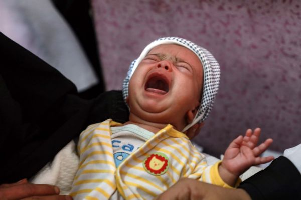 مليشيا الحوثي ترفض لقاح شلل الأطفال والحكومة تحذر من تفشي الوباء