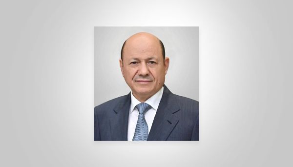 رئيس مجلس القيادة الرئاسي يحيّي أبطال المقاومة ودول التحالف في ذكرى تحرير عدن