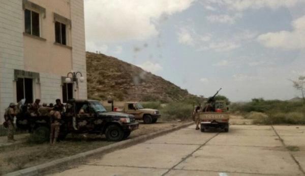 عملية خاطفة للحزام الأمني تسيطر على أكبر معسكرات القاعدة في أبين