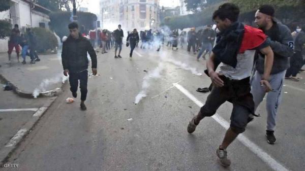 بعد تظاهرات الجزائر.. تحذيرات من ترك الشباب صيدا "للإرهاب والأجندات"