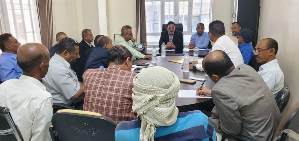 مناقشة حملة تطعيم احترازية ضد شلل الأطفال بتعز