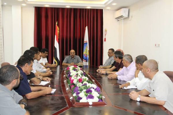 فيديو| أكد أن تعز خط الدفاع الأول عن المشروع الوطني.. العميد طارق صالح يرأس اجتماعًا لأمانة المكتب السياسي وممثلي تعز في الكتلة البرلمانية 