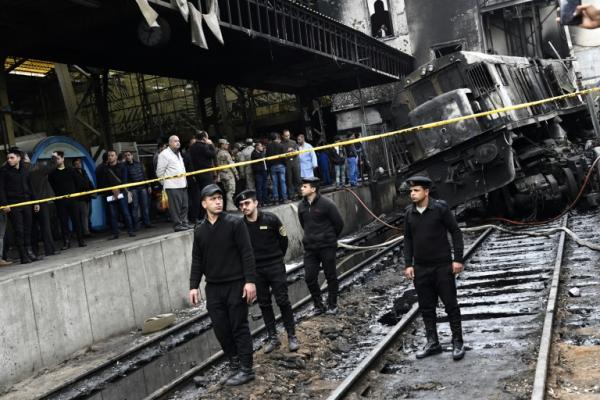 مصر..  20 قتيلاً بحريق ضخم في محطة للقطارات واستقالة وزير النقل