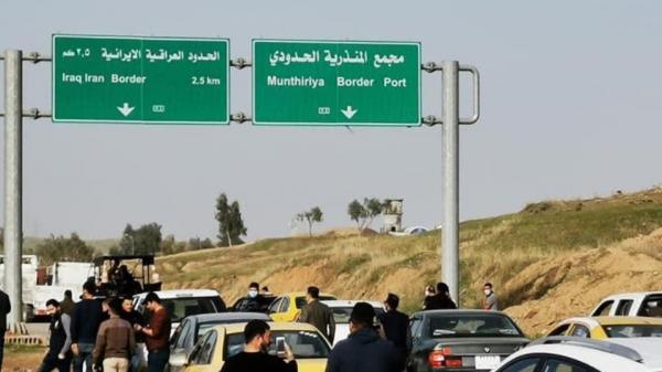 العراق.. متظاهرون يغلقون منفذاً حدوديا مع إيران بسبب دخول مصابين بكورونا دون فحص