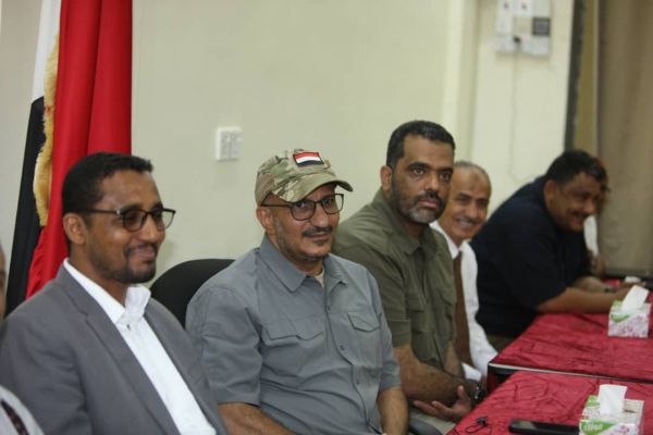 فيديو| خلال زيارة تفقدية.. العميد طارق صالح لشباب الخوخة: كنتم ولا زلتم أحد أهم عوامل النصر على الحوثي