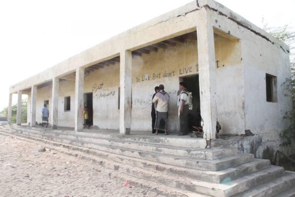 "لوتس يمن" للتنمية تدشن نزولها الميداني بالمخا لرصد احتياجات قطاع التعليم 