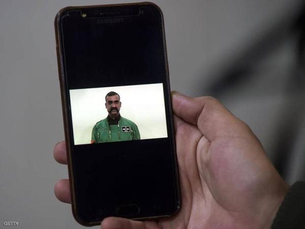 «شارب» الطيار العائد من باكستان موضة جديدة تجتاح الهند