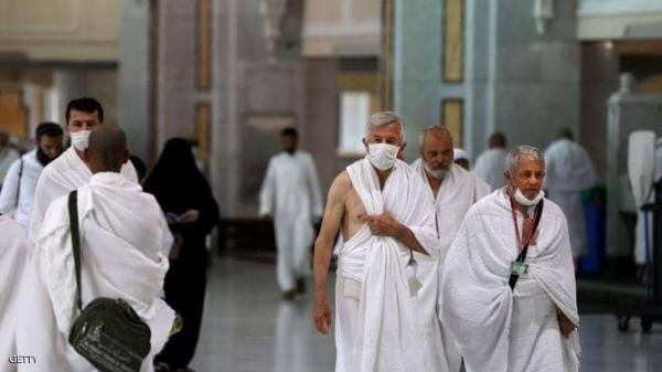 السعودية تعلق العمرة وزيارة المسجد النبوي للمواطنين والمقيمين