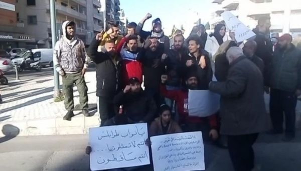 احتجاجات لبنان.. حزب الله يهاجم المتظاهرين بالسكاكين