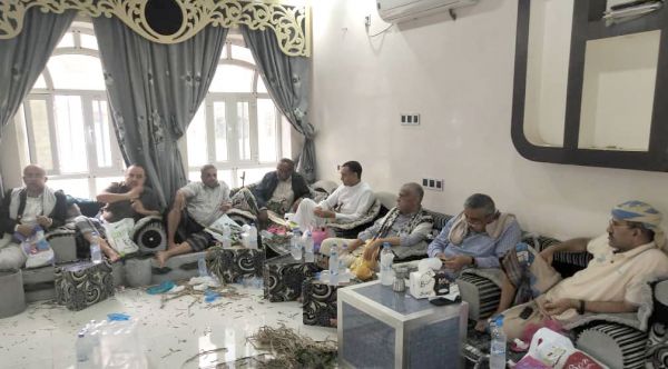 رئيس فرع سياسي المقاومة الوطنية في تعز يعقد لقاءً موسعًا لأبناء التعزية 