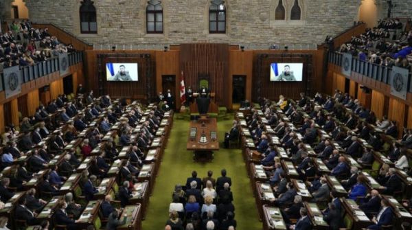 زيلينسكي للبرلمان الكندي: 97 طفلا قتلوا منذ بداية الحرب